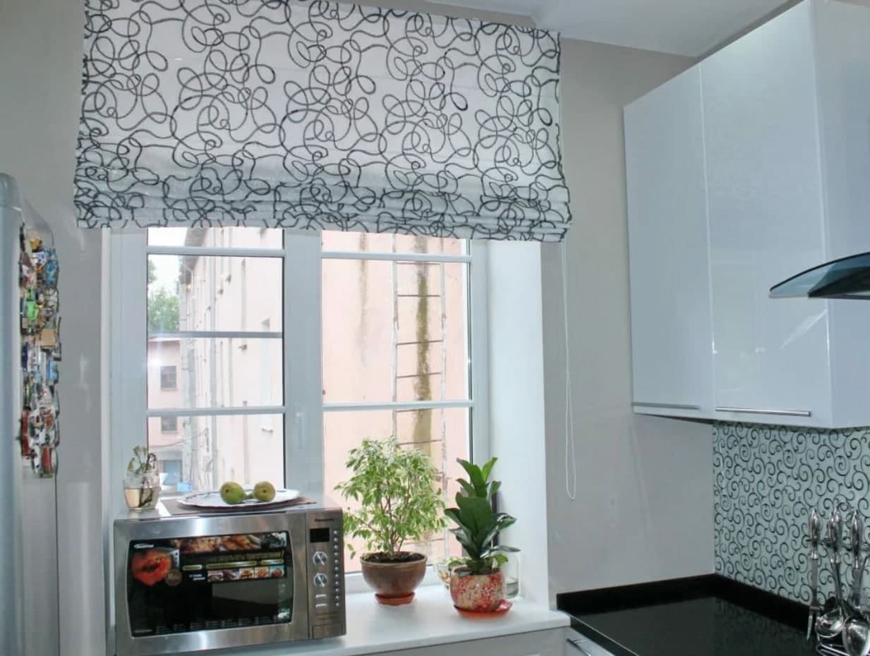 Кухонные шторы в современном стиле для маленькой кухни фото